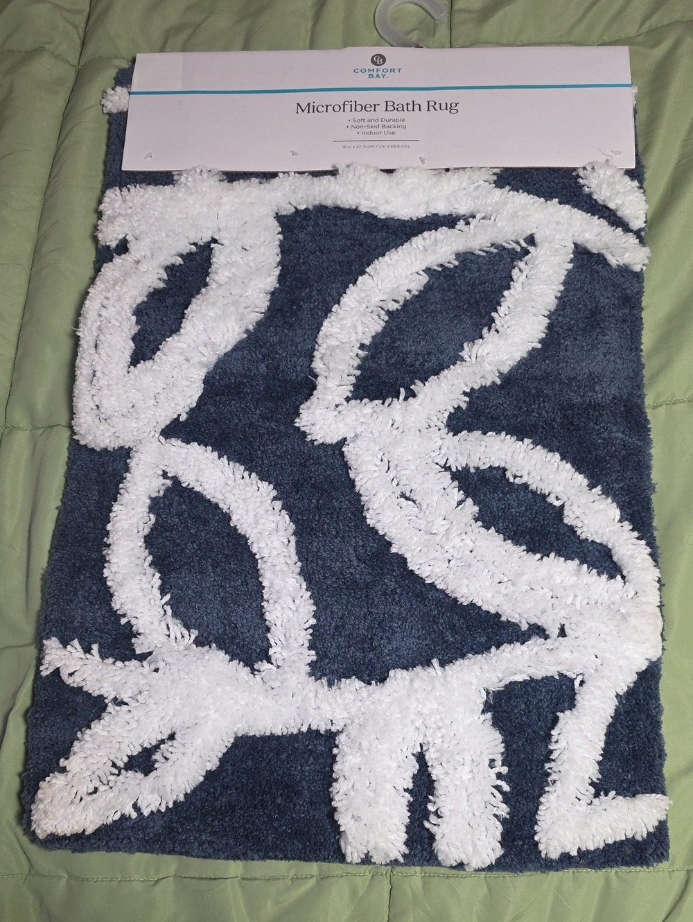 Comfort Bay Navy and White Microfiber Bath Rug with Leaf Pattern